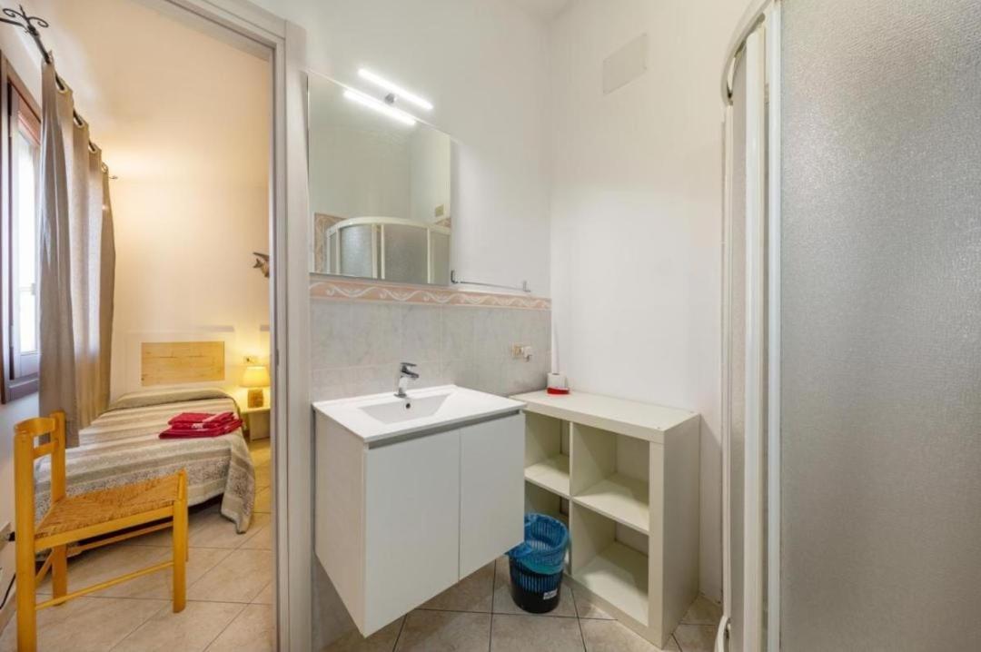B&B Rotta Per Tavolara Porto San Paolo  Exteriör bild