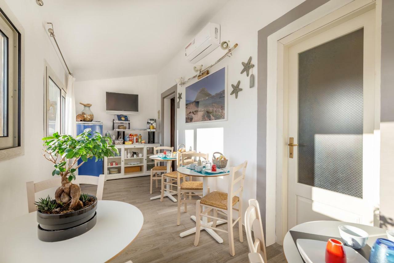 B&B Rotta Per Tavolara Porto San Paolo  Exteriör bild