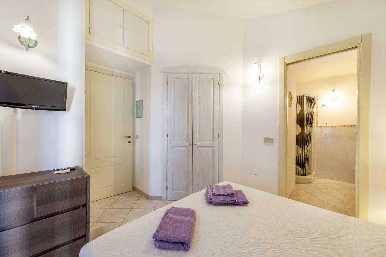 B&B Rotta Per Tavolara Porto San Paolo  Exteriör bild